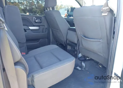 2018 Chevrolet Silverado 1500 2Lt z USA, uszkodzony, nr VIN 3GCUKREC2JG587074